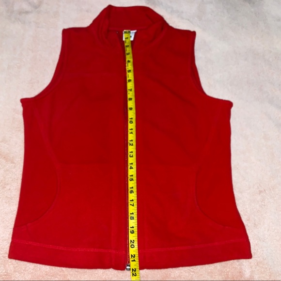 Women's Red Columbia Vest With Pockets - Picture 6 of 7